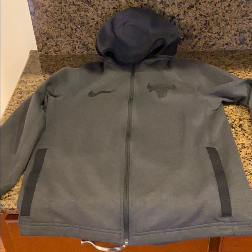 Big boys Nike chicago Bulls zip up jacket